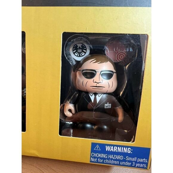 Disney Marvel Vinylmation 'Nick Fury and Agent Coulson'-Limited Edition of 1500 - Picture 6 of 8